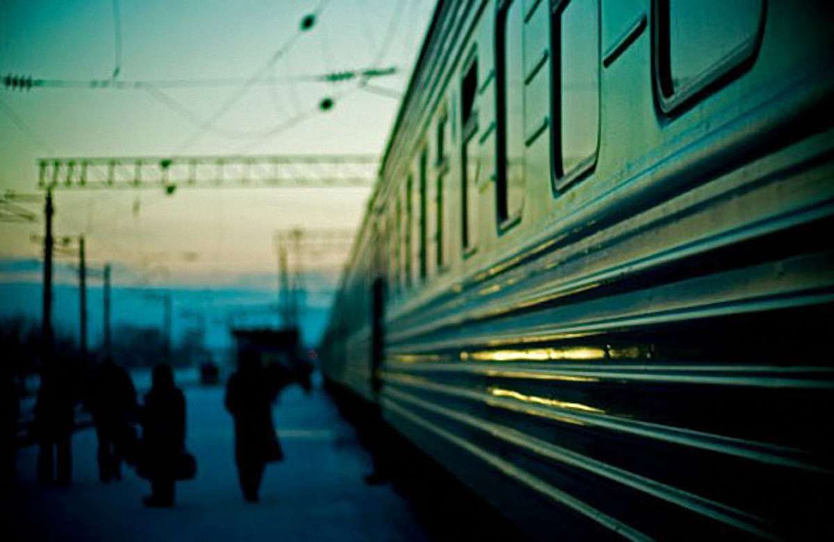 У Хмельницькому чоловік скоїв самогубство, кинувшись під поїзд