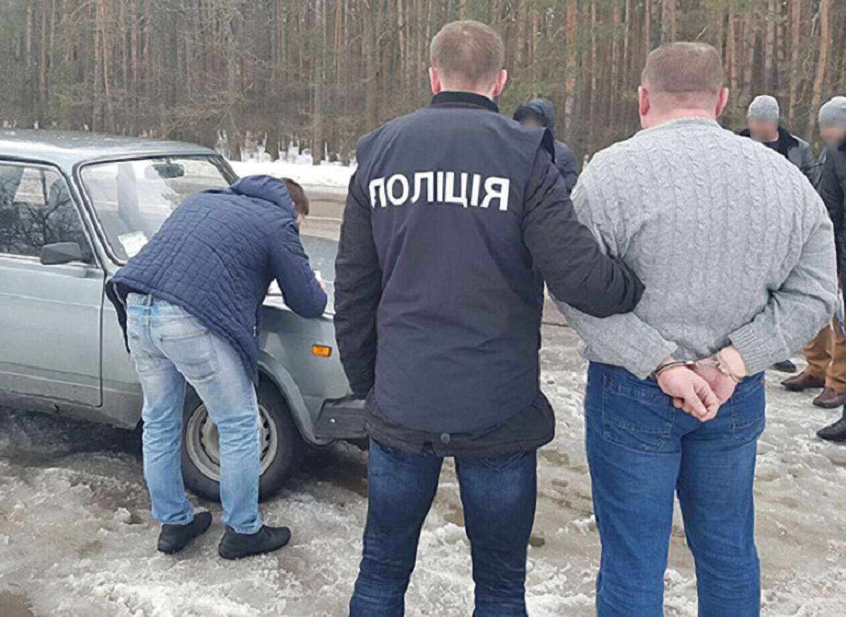 В Житомирській області майор поліції попався на ₴10 тис. хабара