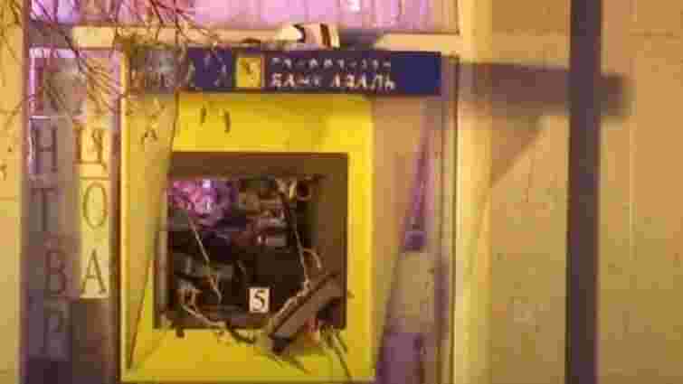 У Сумах злочинець підірвав банкомат та підстрелив поліцейського 