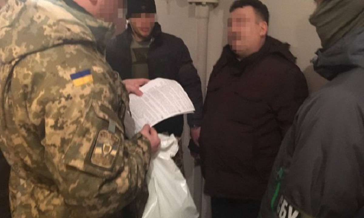 В Києві СБУ затримала на хабарі полковників Держприкордонслужби та Генштабу ЗСУ