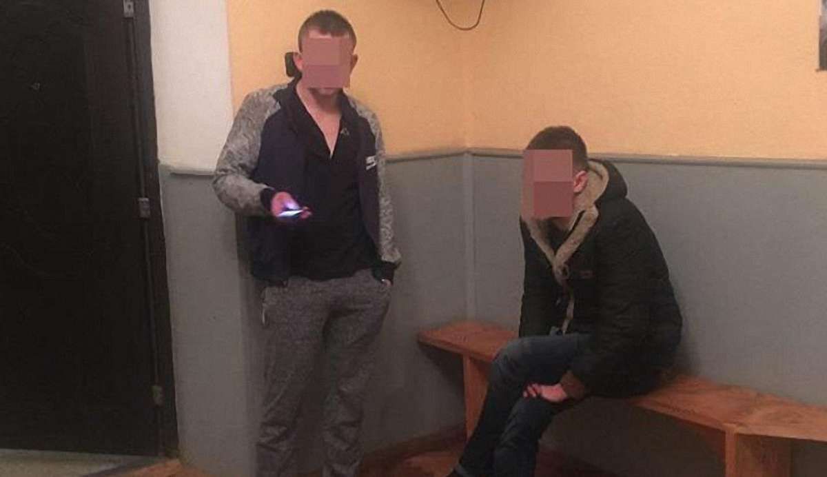 На Львівщині пасажир авто побив патрульного, перешкоджаючи затриманню нетверезого водія