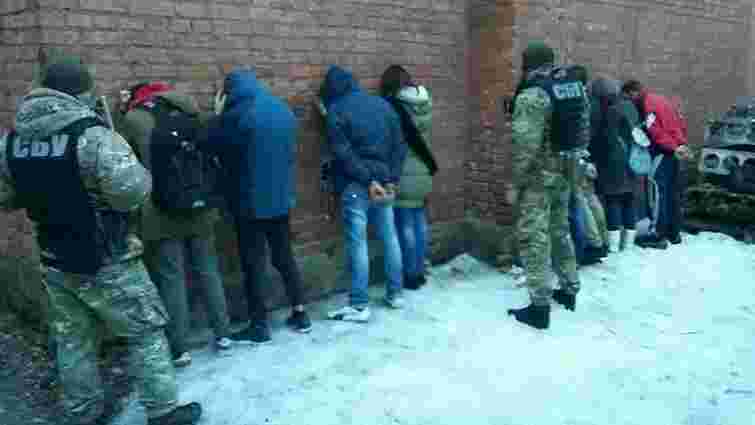 У Кропивницькому СБУ знешкодила угрупування, яке тероризувало місцевих мешканців
