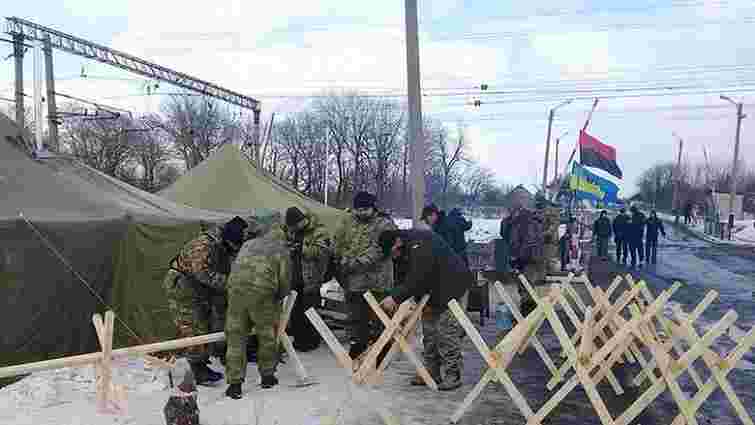 Учасники блокади Донбасу заявили про штурм блокпосту «тітушками»