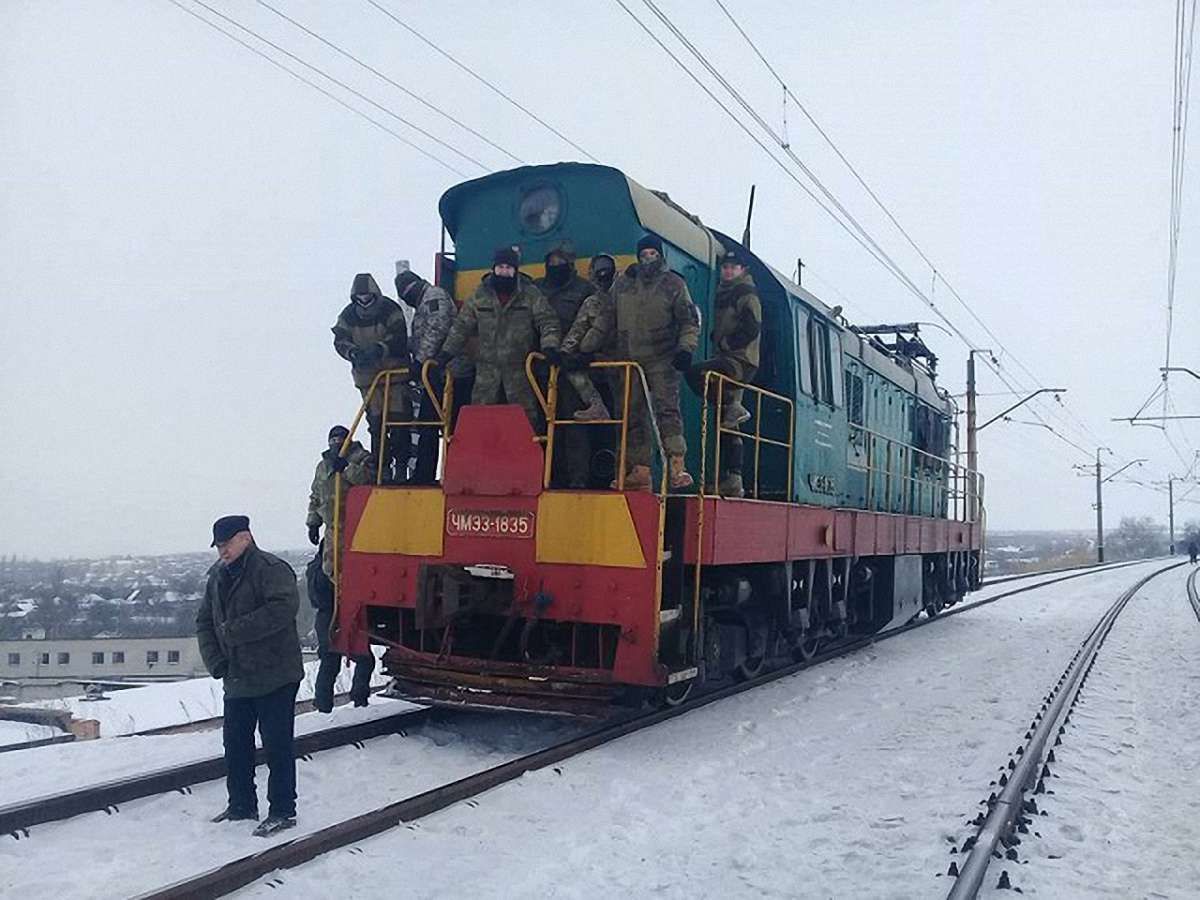 Аваков показав відео нападу на учасників блокади Донбасу та  запропонував вирішення конфлікту