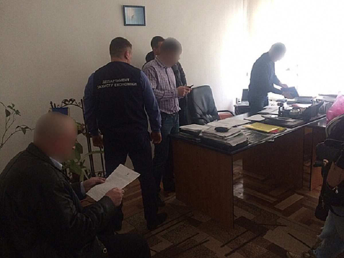 На Львівщині  на хабарі затримали  головного лікаря районної лікарні