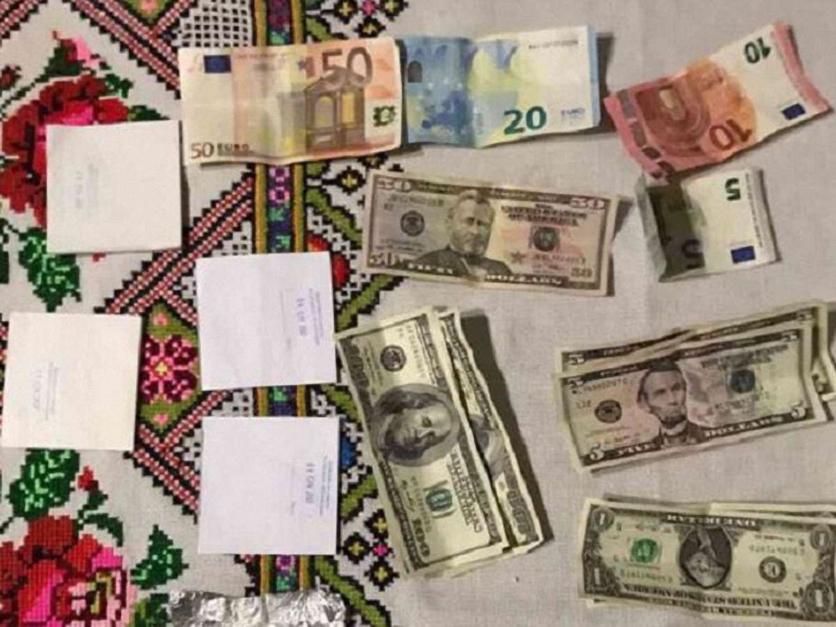Громадські активісти на Волині брали хабарі на пропускному пункті
