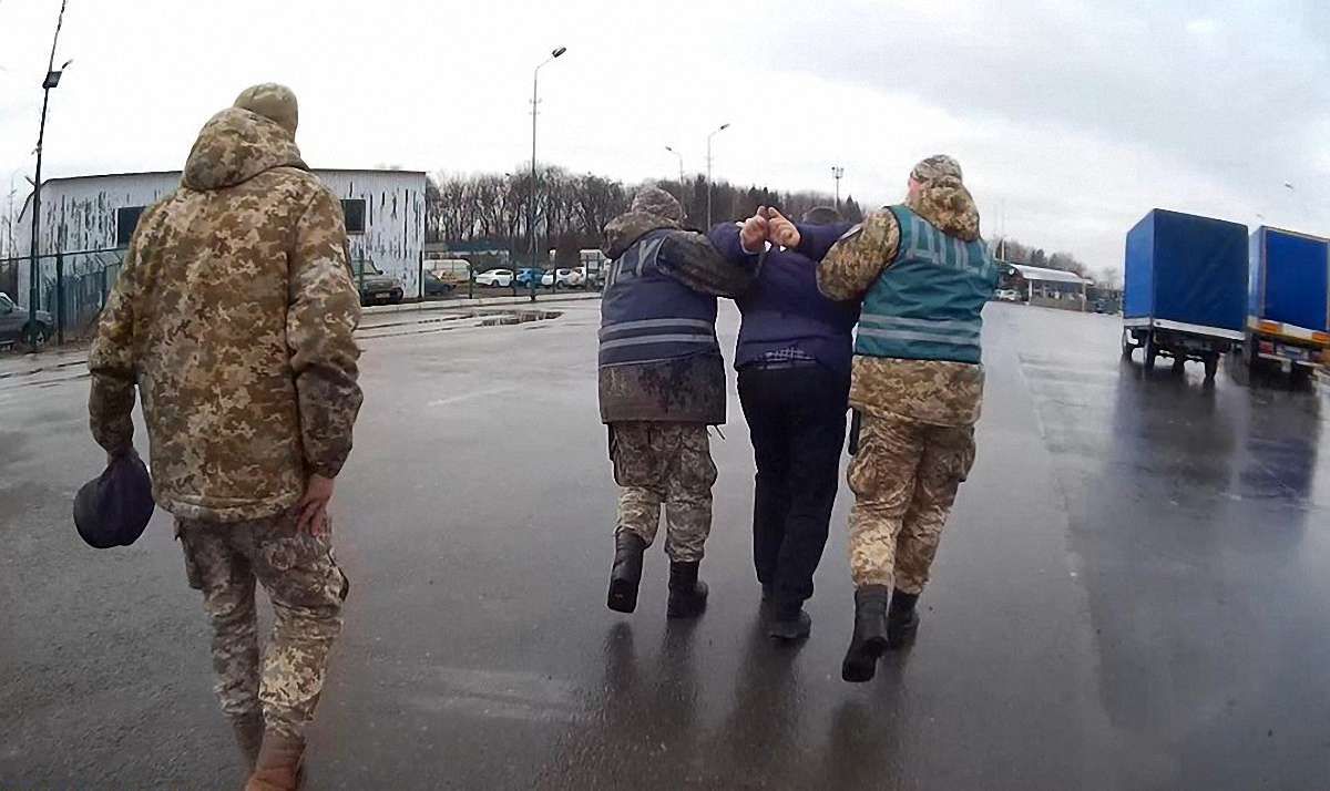 На кордоні з Польщею за злісну непокору затримали львів’янина