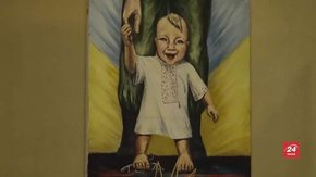 Виставку «Буремна Україна» привезла до Львова воячка Дана Виноградова