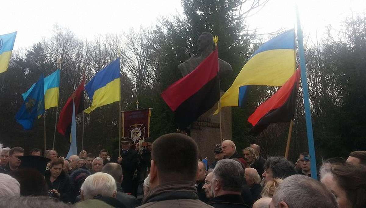 У Львові вшанували пам'ять командира УПА Романа Шухевича