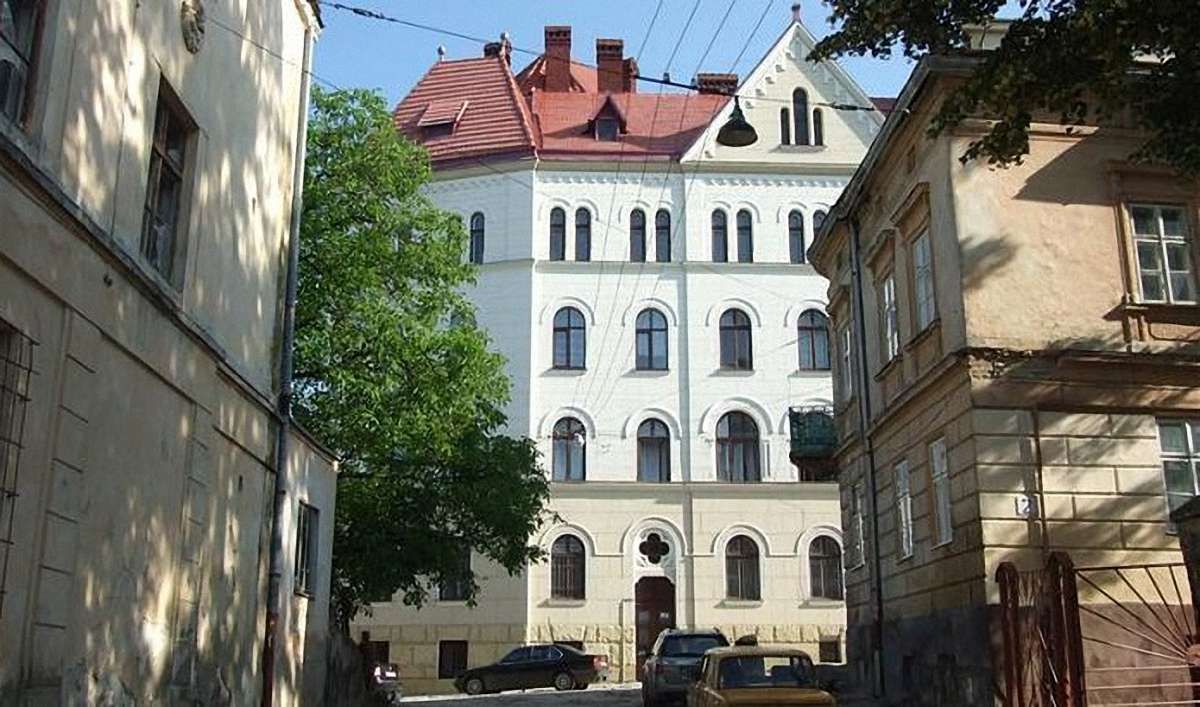 Половина мешканців Львова можуть записатися на прийом до лікаря онлайн