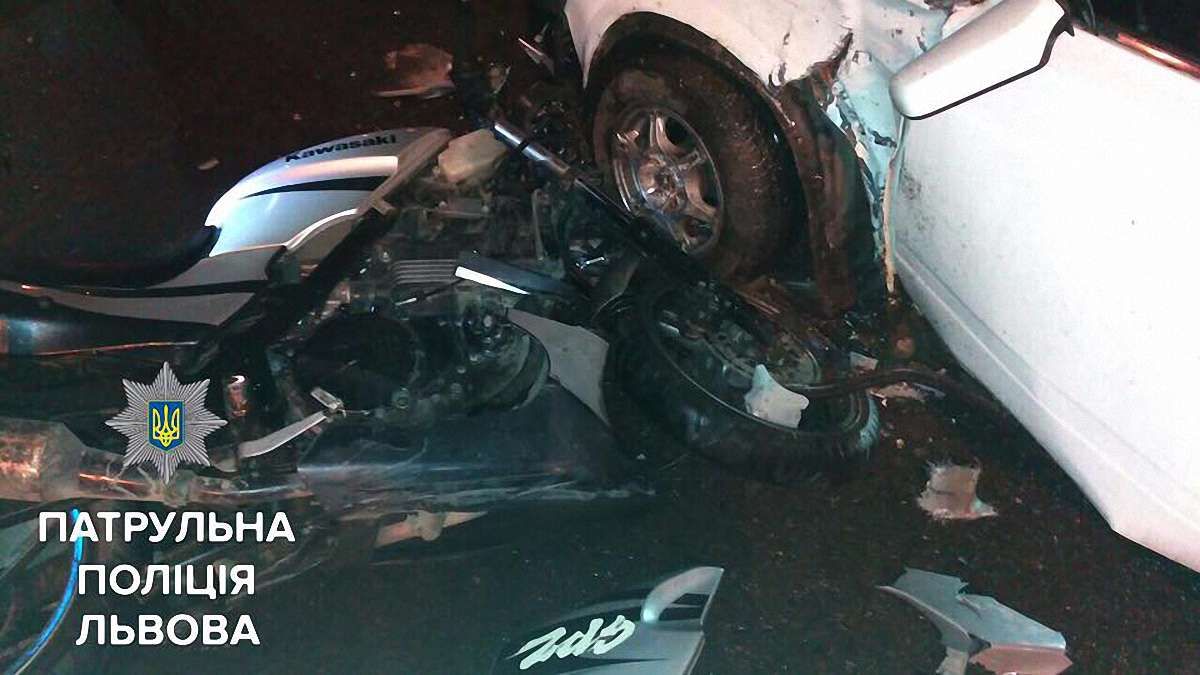 П’яний водій автівки вчинив ДТП із мотоциклом в центрі Львова