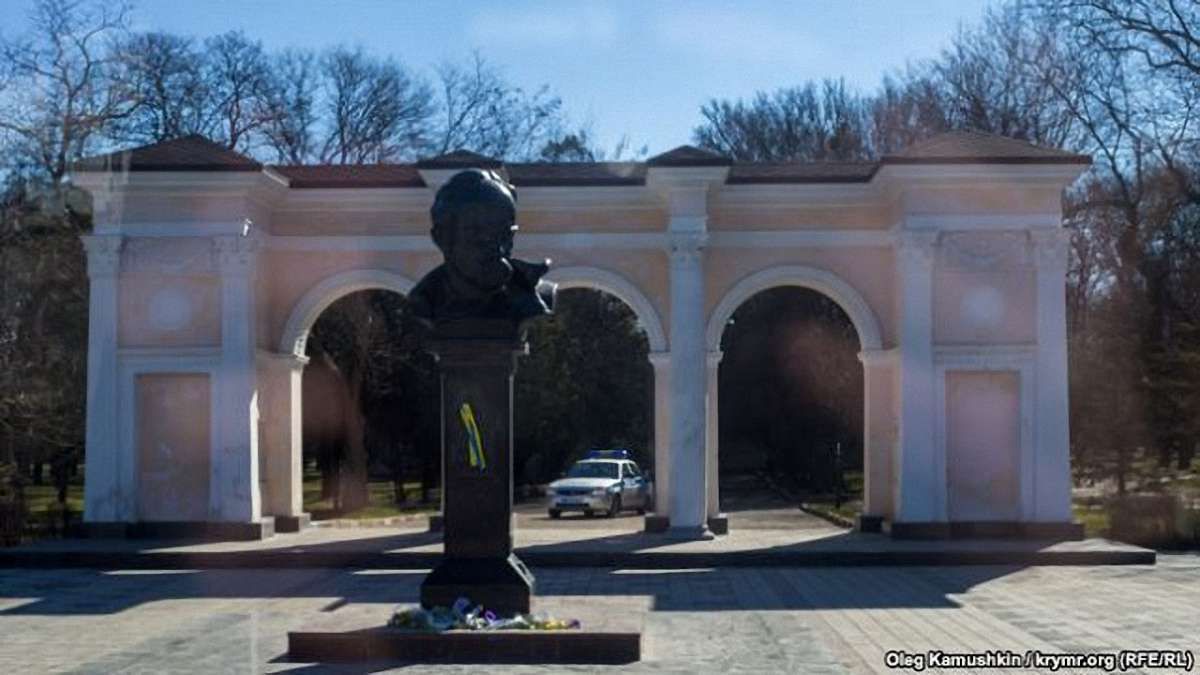У Криму окупаційна влада застерігає українців від заходів до дня народження Шевченка 