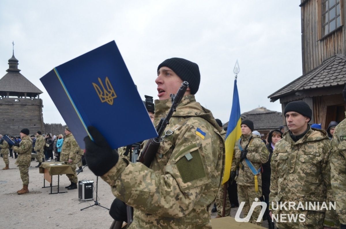 Президент запропонував скасувати подачу е-декларацій для контрактників і мобілізованих