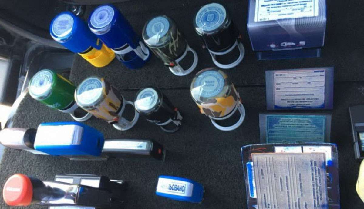 На Харківщині СБУ вилучила партію підроблених печаток та штампів вищих державних органів