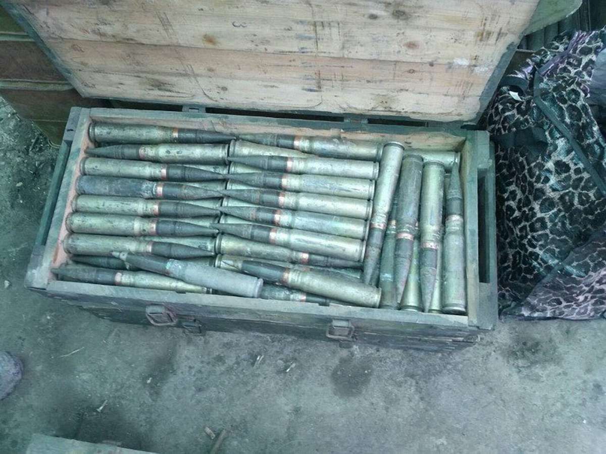 CБУ виявила схованку з великою кількістю боєприпасів у районі АТО