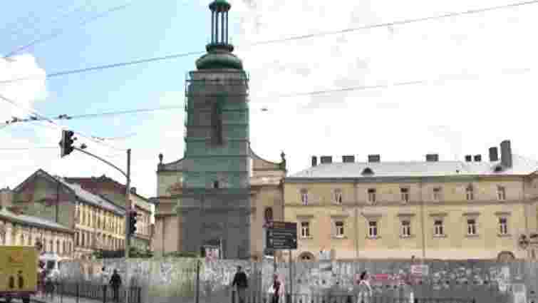 З музею Пінзеля у Львові викрали мідну бляху і пошкодили дах