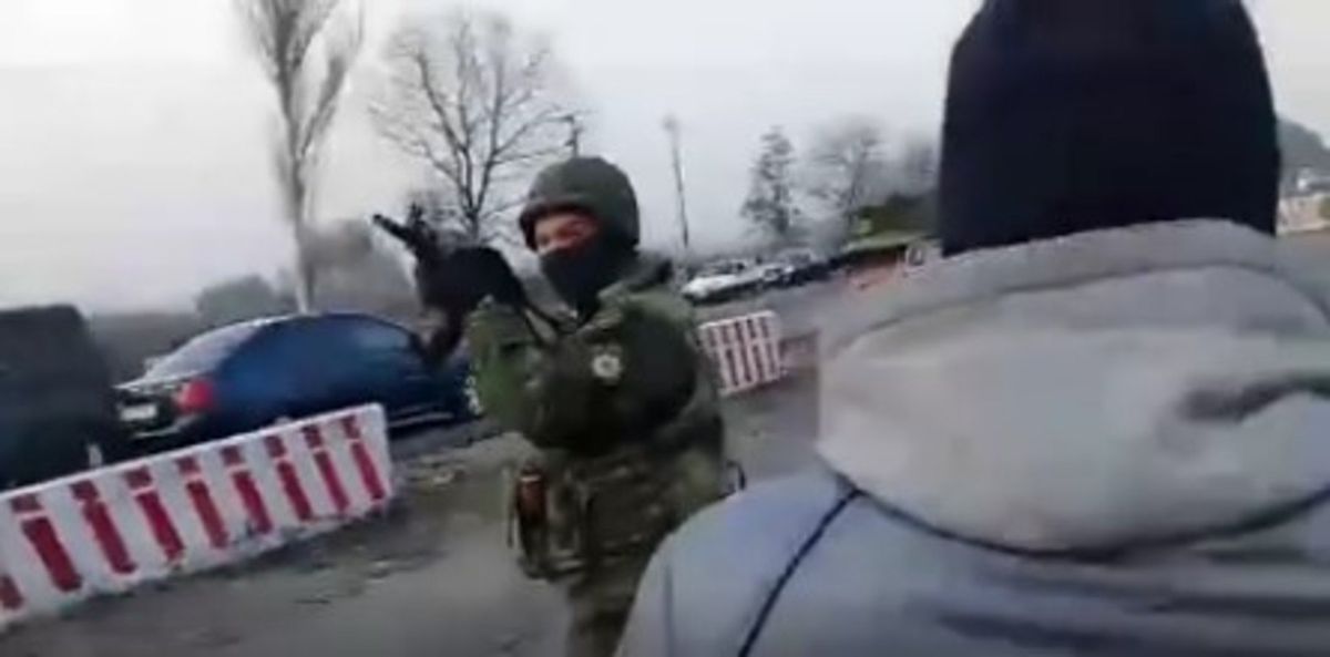 У Костянтинівці сталися сутички між блокадниками і поліцією: силовики застосували зброю