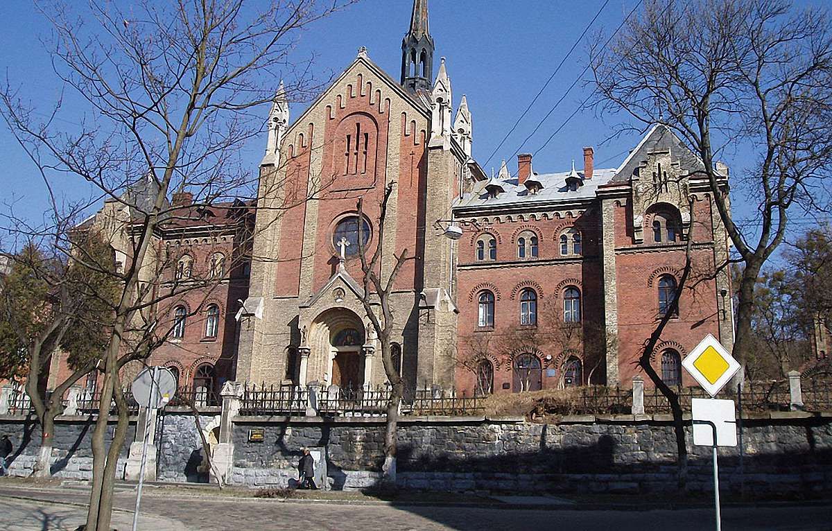 У Львові відремонтують аварійну підпірну стіну церкви Івана Золотоустого