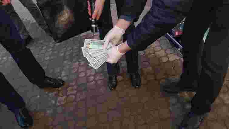СБУ затримала на Львівщині поліцейського за вимагання грошей