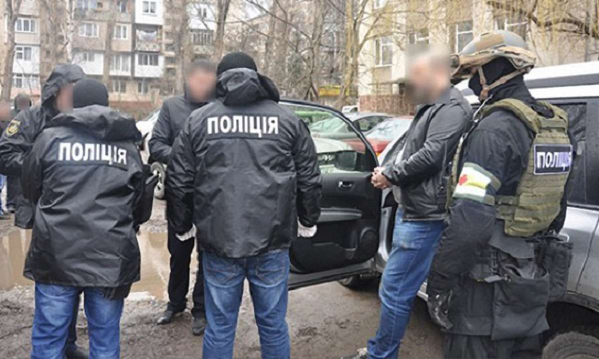 В Чернівцях за хабар у ₴230 тис. затримали чиновника міського управління освіти
