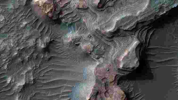 На Марсі знайшли сліди існування великого озера у долині