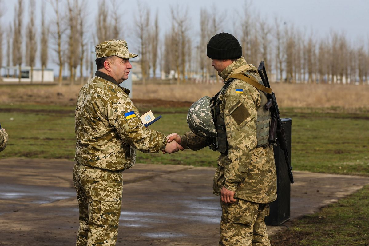 Міністр оборони висловився за прискорення процедури нагородження військових
