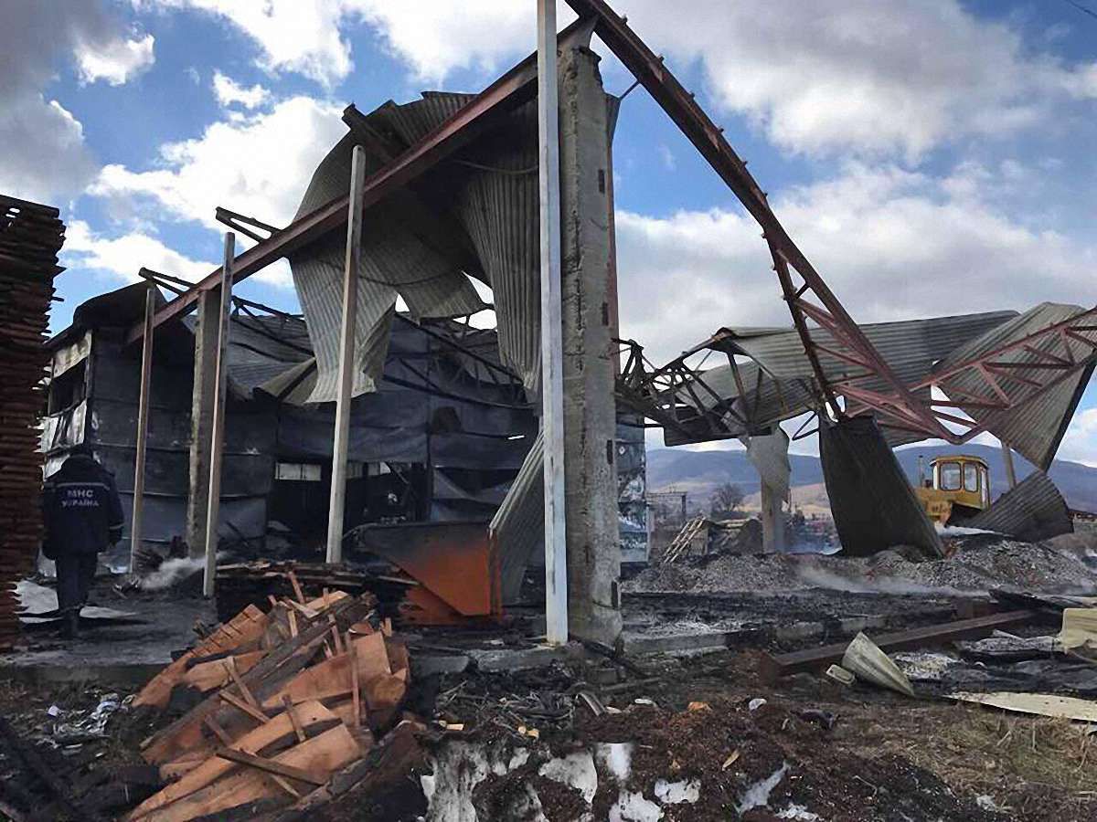 У партії Саакашвілі заявили про підпал підприємства свого активіста на Закарпатті