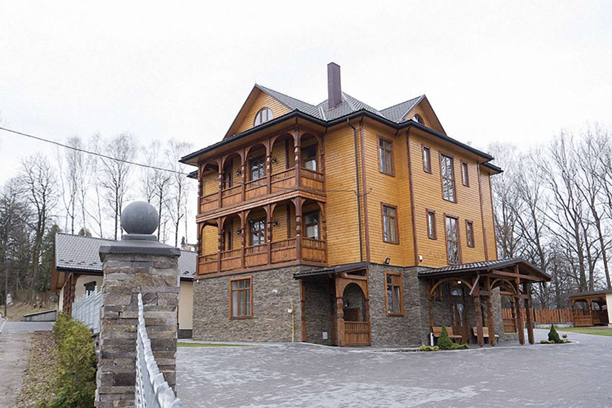 Трускавецька міськрада узаконила єпархії УГКЦ самовільно збудований готель