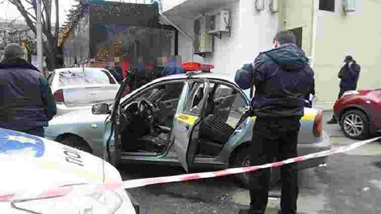 В Києві невідомі скоїли напад на інкасаторську машину