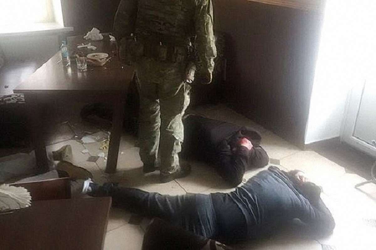 У Хмельницькій області затримали банду рекетирів, серед яких був поліцейський