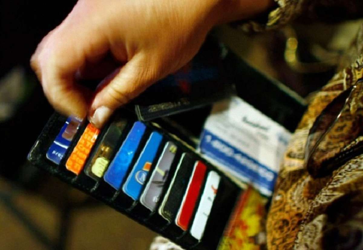 На Прикарпатті злодії викрали гроші на лікування онкохворої дитини