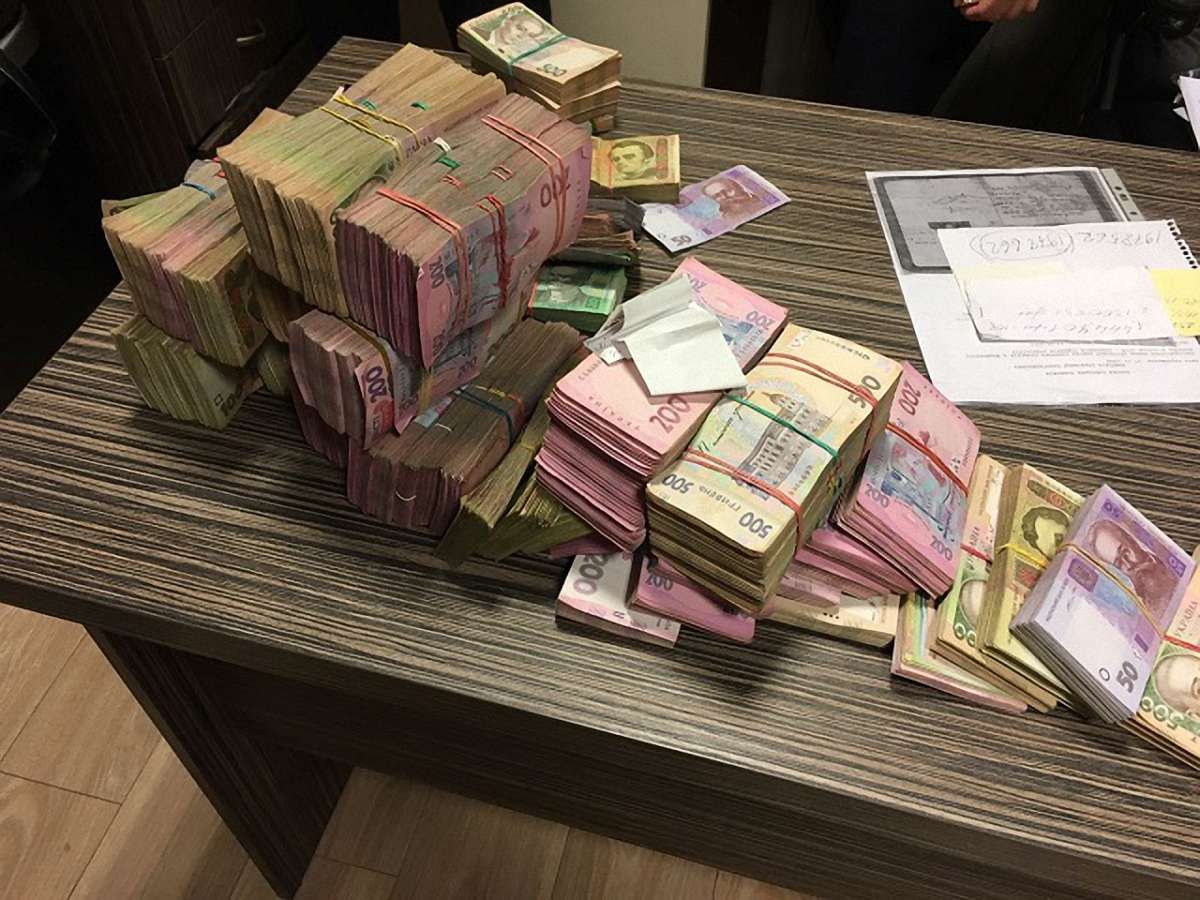Керівників «Київавтодору» викрили у розкраданні ₴300 млн
