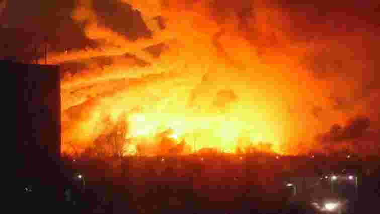 На складі боєприпасів у Харківській області стався вибух і спалахнула масштабна пожежа