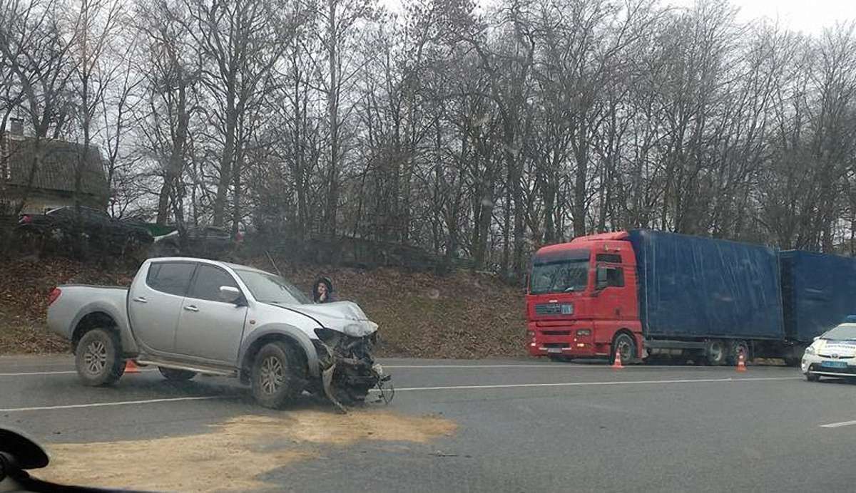 На об'їзній Львова через три ДТП ускладнений рух транспорту