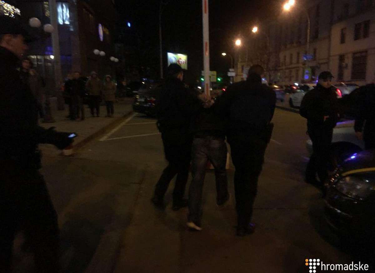 Стали відомі подробиці стрілянини біля елітного ресторану у центрі Києва
