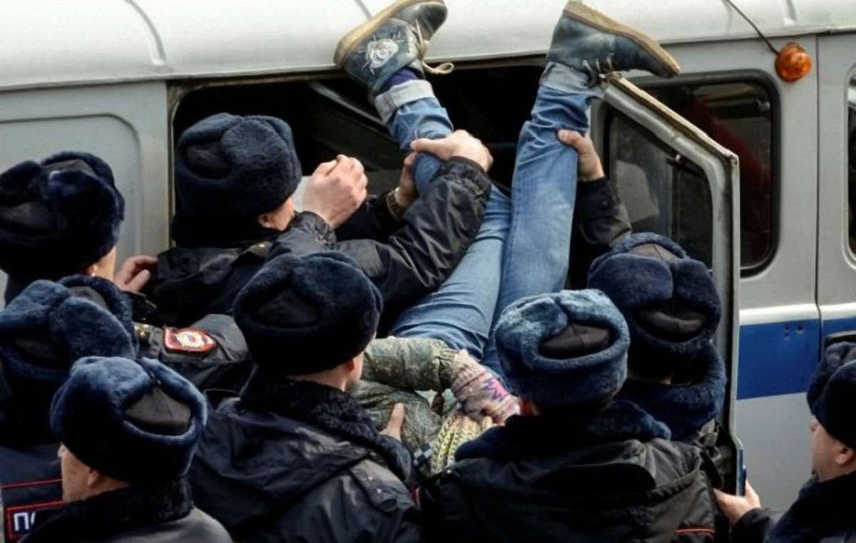 Кількість затриманих на мітингах у Москві перевищила 1 тис. осіб