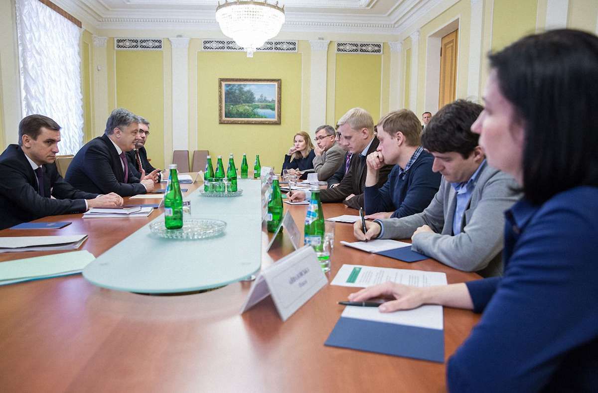 Президент запевнив, що підпише закон до е-декларування для антикорупціонерів