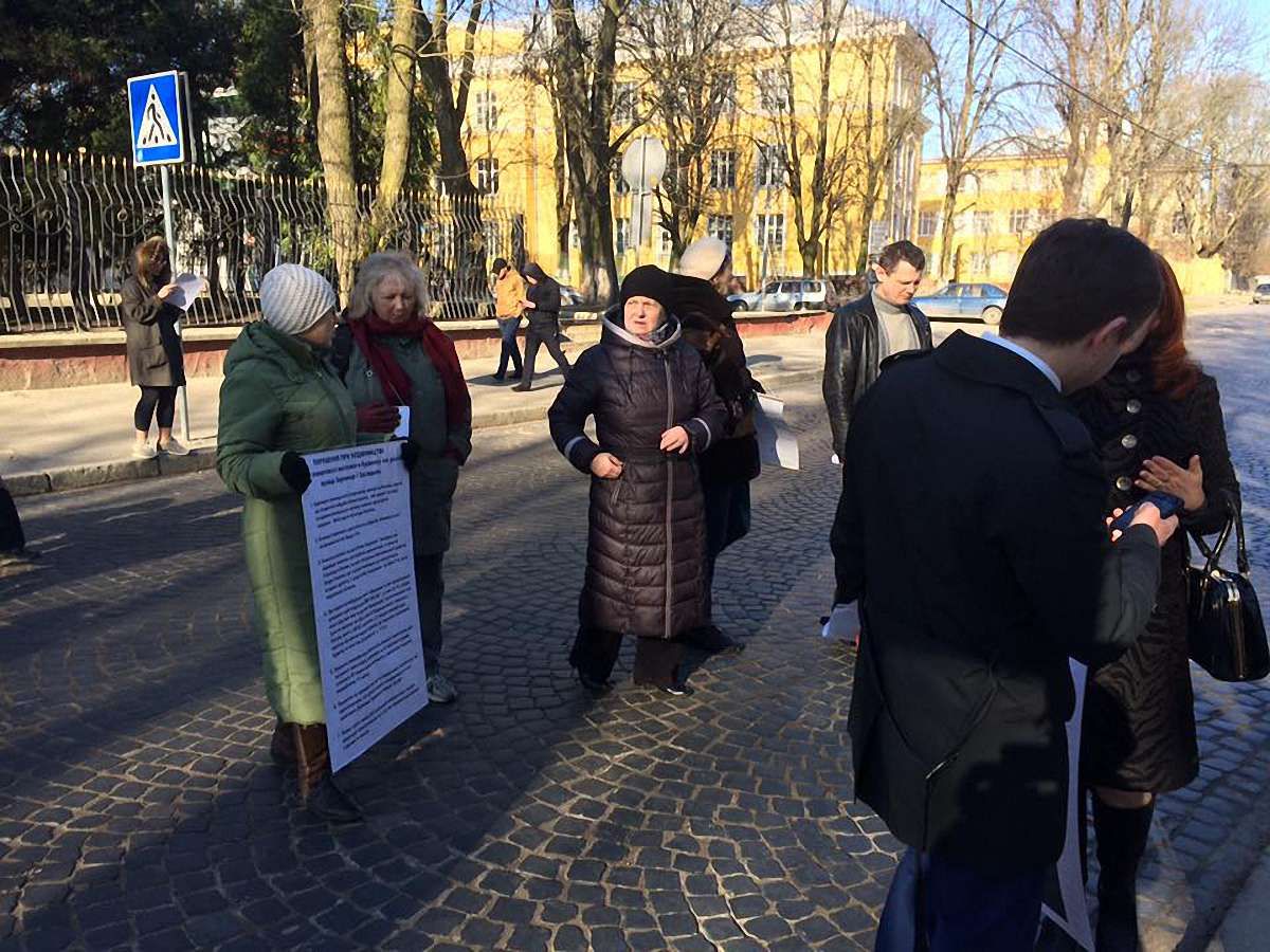 У Львові перекрили вул. Героїв Майдану, вимагаючи припинити будівництво багатоповерхівки
