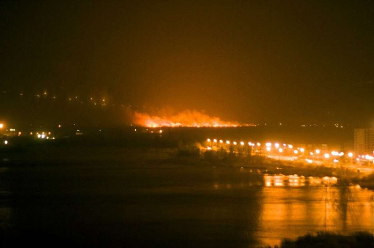 У ДСНС уточнили причину масштабної пожежі під Києвом