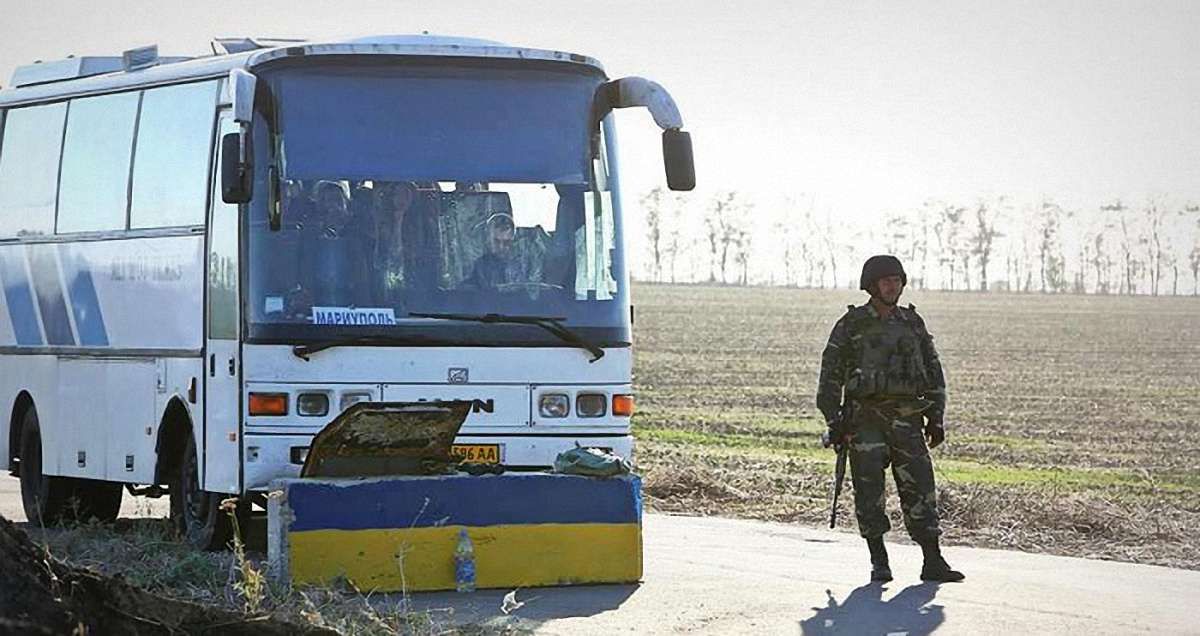 Через теракт у Маріуполі перекрили виїзди з міста