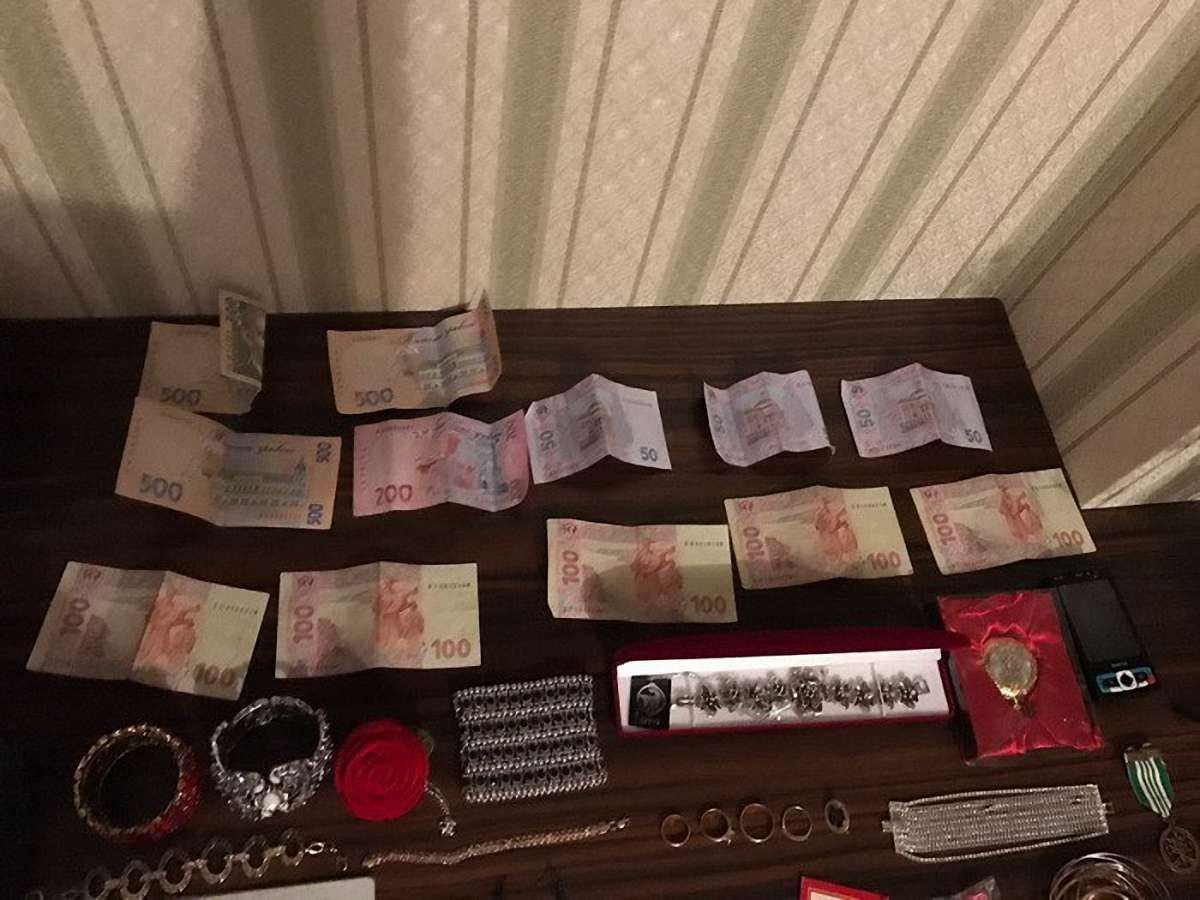 Волинські митники систематично брали хабарі за неперешкоджання контрабанді цигарок