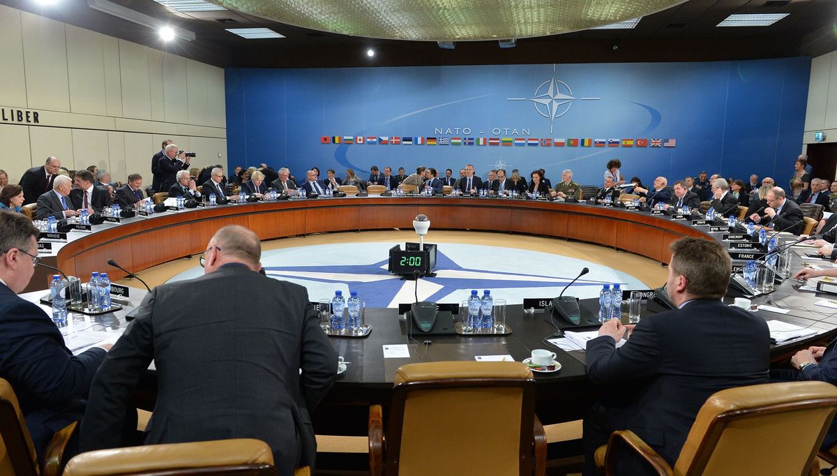 На саміті голів МЗС країн НАТО Канада висловила підтримку Україні