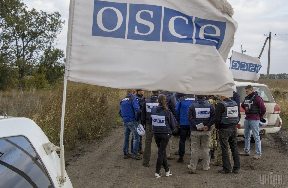 На Донбасі бойовик вчинив стрілянину поблизу спостерігачів ОБСЄ