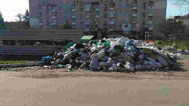 Майже половина сміттєвих контейнерів у Львові є переповненими