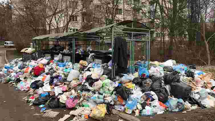 Головні лікарі Львова просять  президента та уряд допомогти з вивезенням сміття