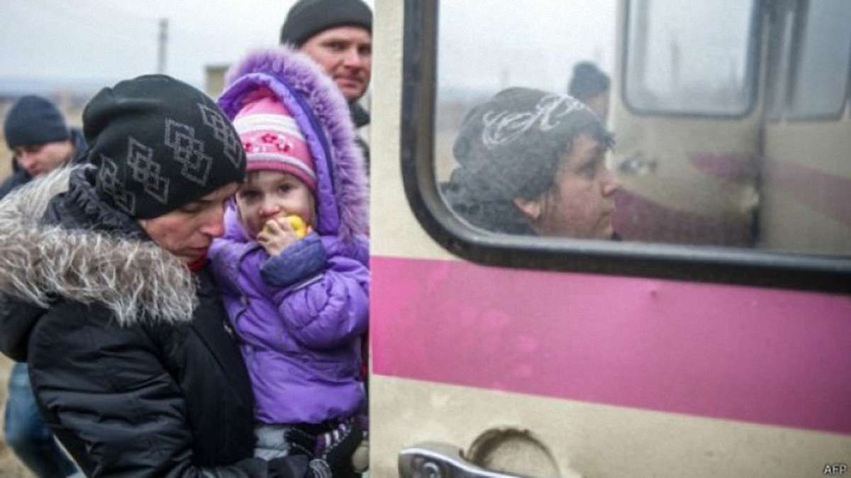 З окупованих територій виїхали 1 млн 590 тис. переселенців, – Мінсоцполітики