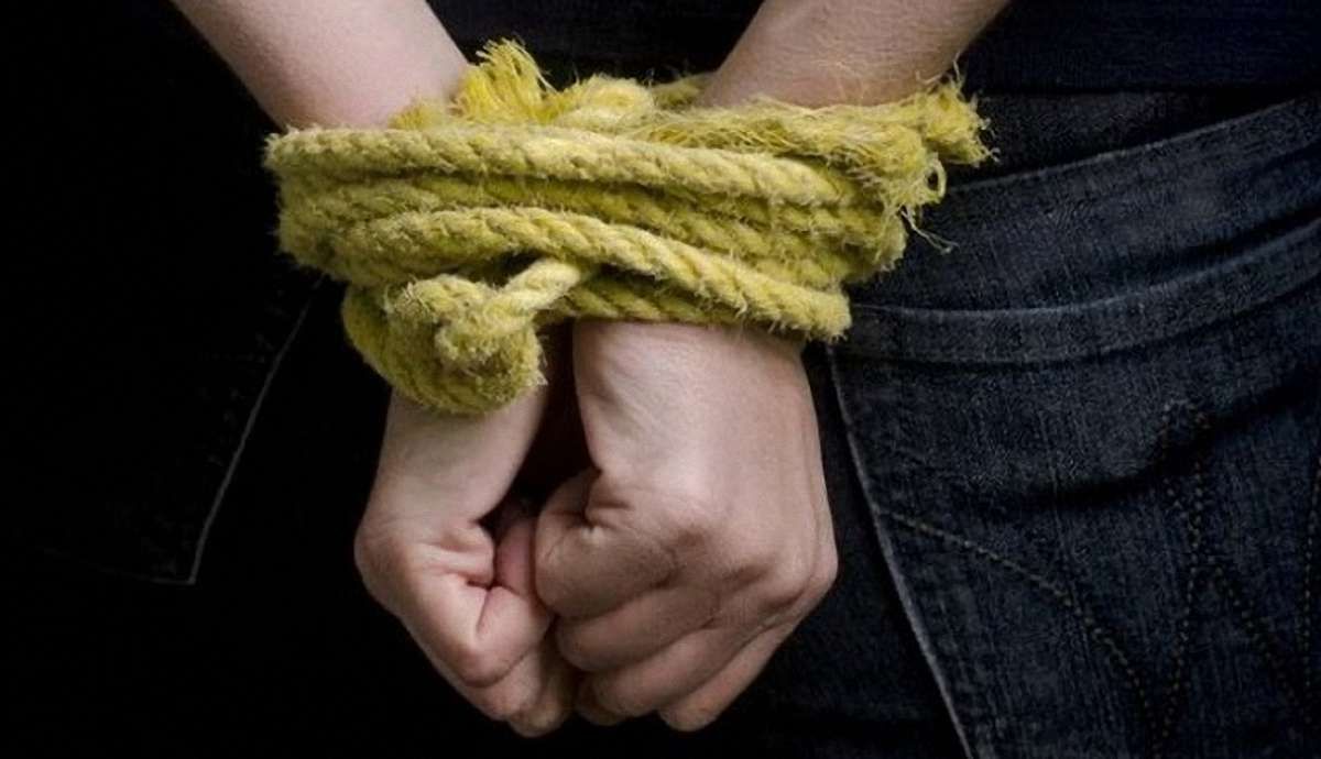 На Тернопільщині злочинці катували підприємця і вимагали гроші