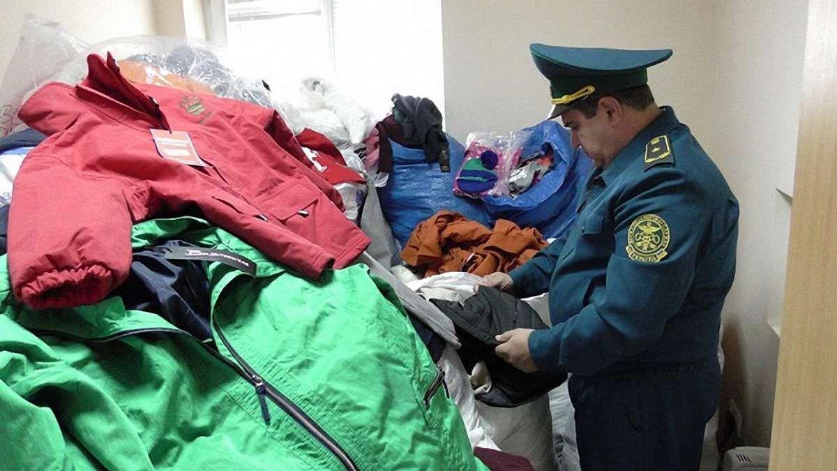 На Буковині у турка вилучили контрабандний секонд-хенд на ₴2 млн
