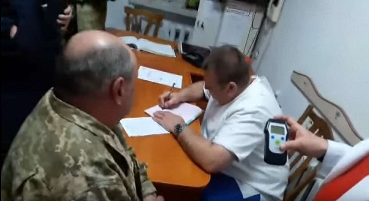 На Тернопільщині заступника військового комісара затримали за кермом напідпитку
