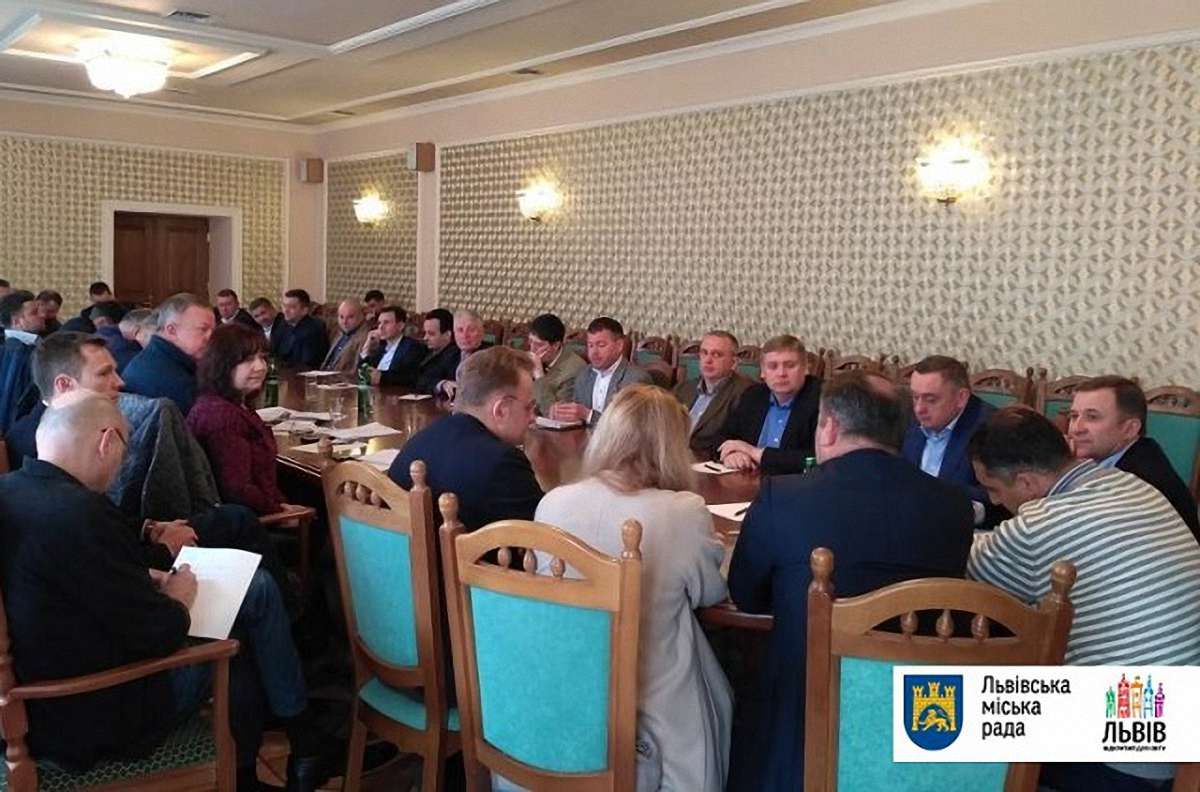 У Львові відбулась велика нарада щодо вивезення сміття 